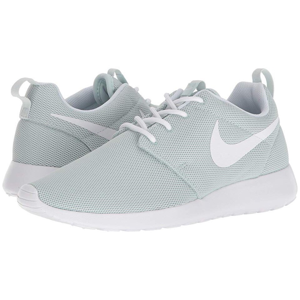 LIKE NEW Nike Roshe One Shoe Women’s 8/Youth 6.5